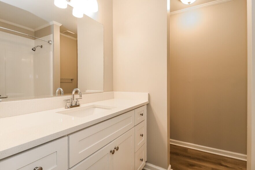Building Photo - 3373 Heatherwood Ln SW