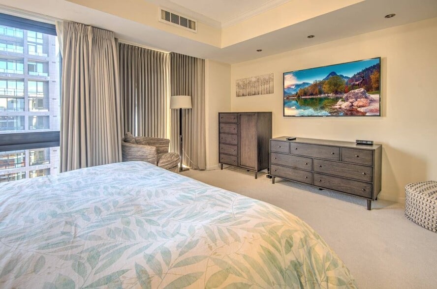 Building Photo - 1530 Key Blvd