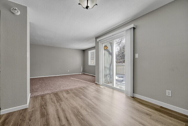 Building Photo - $2,535.95  - $300 OFF First Month's Rent - 4 Bedrooms, 2.5 Bathrooms, Single Family Home in Auror...