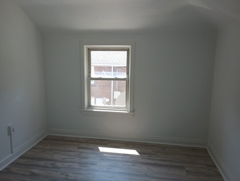 Building Photo - 680 Willow Ave