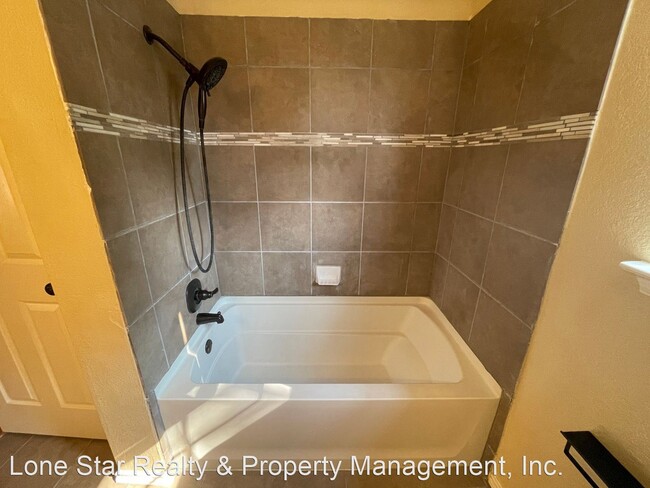 Building Photo - 3 br, 2 bath House - 596 Rocking C Dr