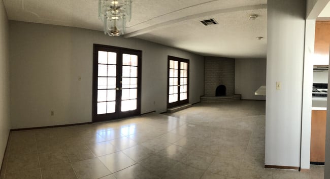 Building Photo - 3424 Running Deer Dr