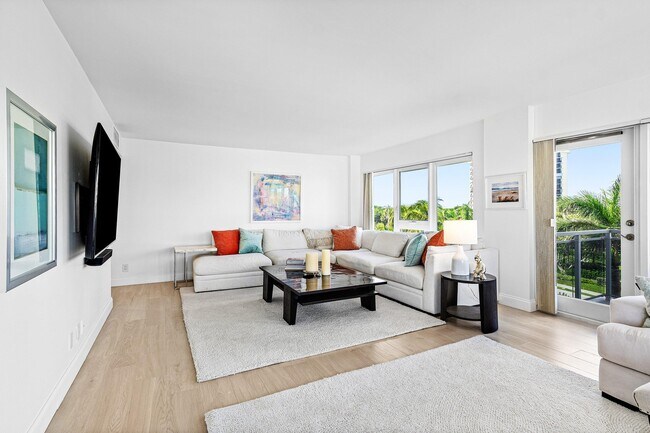 Building Photo - 2066 N Ocean Blvd