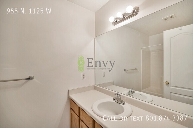 Building Photo - 955 N 1125 W