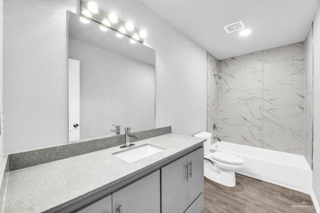 Building Photo - 13 W Sunset Valley St