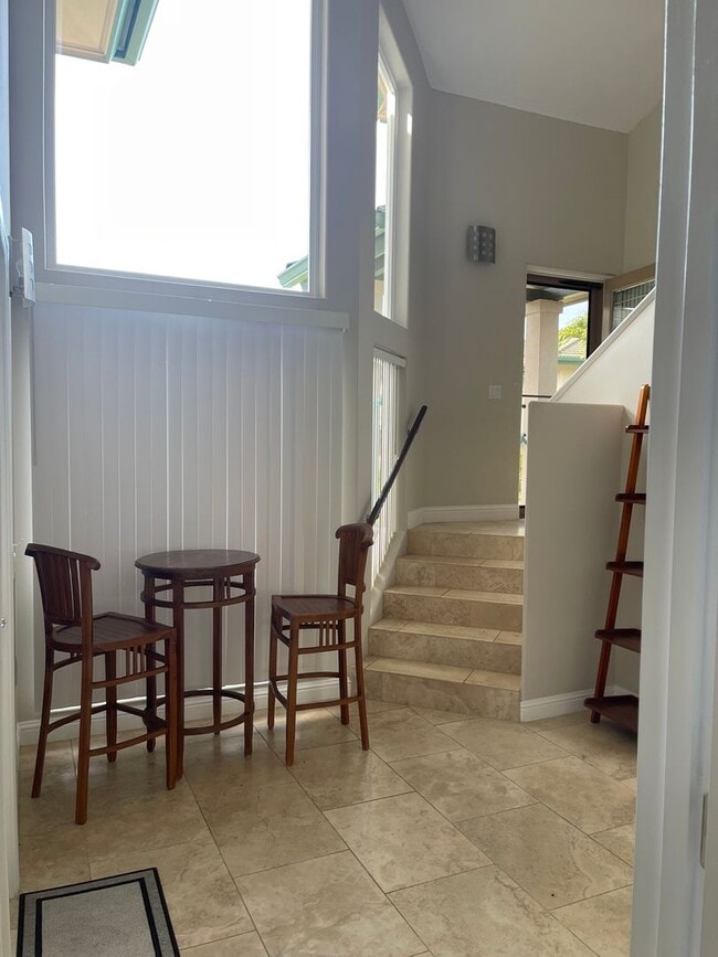 Building Photo - Furnished 3 Bedroom 3 Bath Condo