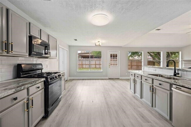 Building Photo - 6647 Amberfield Ln