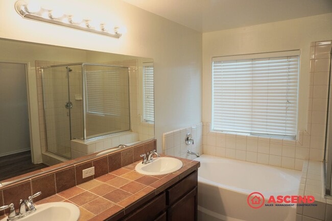 Building Photo - Corner Home Located in the Southwest!