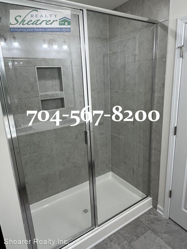 Building Photo - 3 br, 2.5 bath House - 2869 Yeager Drive