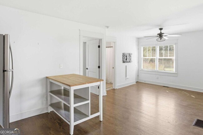 Building Photo - 318 Ashburton Ave SE