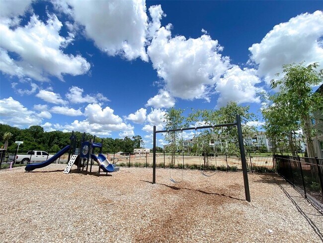 Building Photo - 773 Legacy Dr