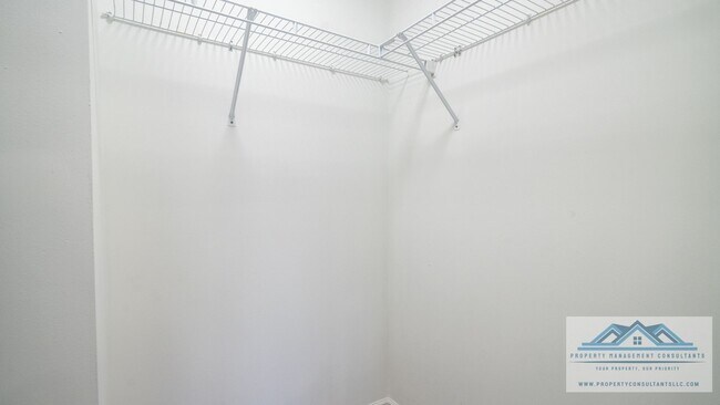 Building Photo - 102 Millbury Way