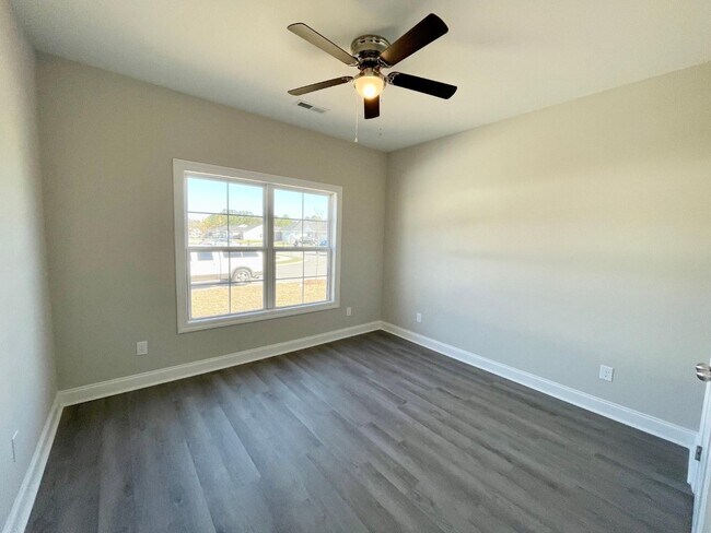 Building Photo - 3703 Saddle Rdg Dr