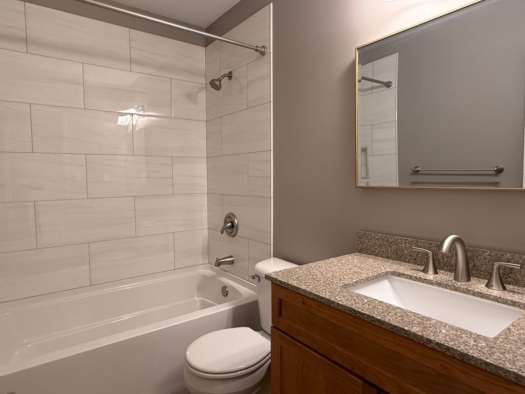 Building Photo - 82 Summer E