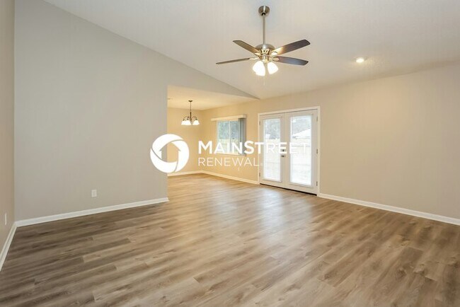 Building Photo - 3 Bedroom Pet-Friendly Home in Jacksonville, FL with Main Street Renewal
