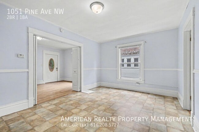 Building Photo - 1051 Pine Ave NW