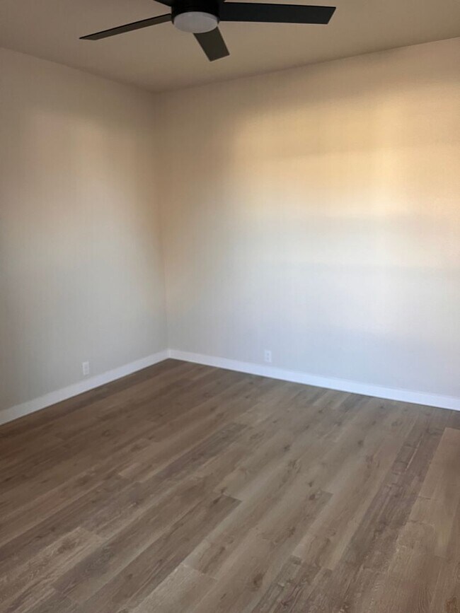 Building Photo - 315 N 1st St