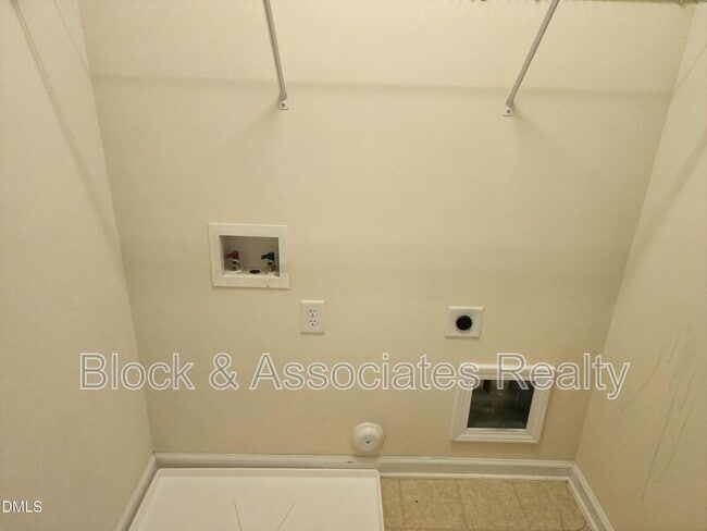 Building Photo - 642 Cupola Dr