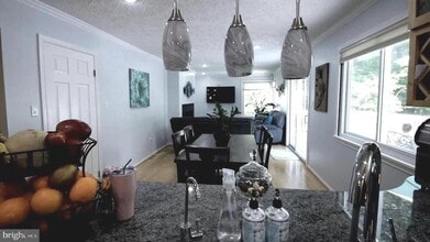 Building Photo - 11120 Lake Breeze Dr