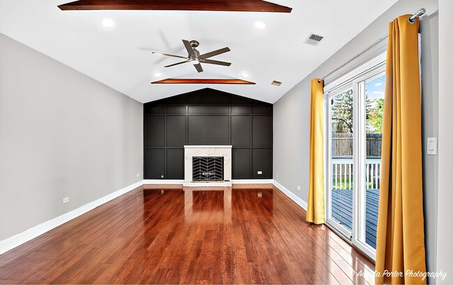 Building Photo - 1161 Hampton Ln