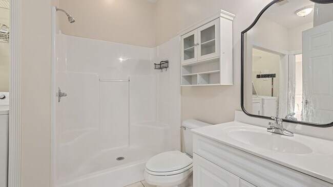 Building Photo - 4880 Dahlia Ct