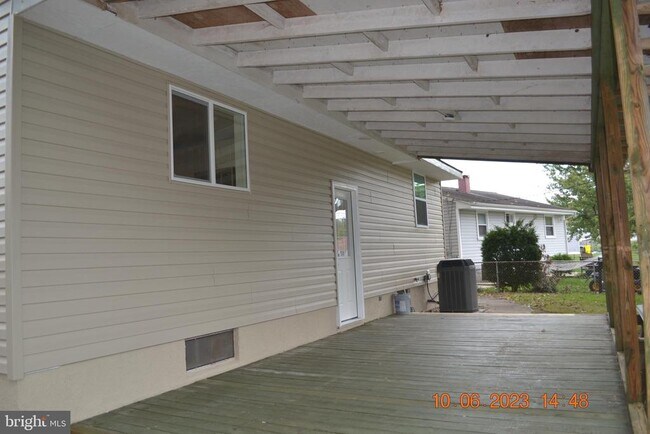 Building Photo - 1407 Gordon Dr