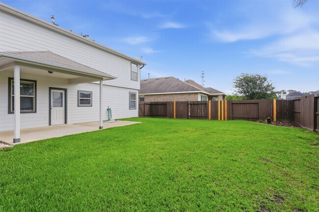 Building Photo - 8911 Headstall Dr