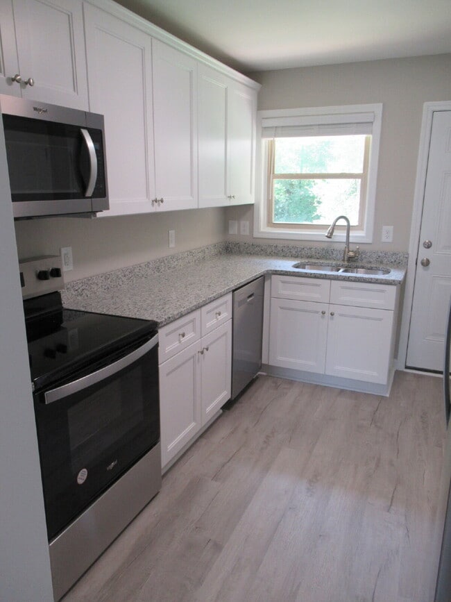 Building Photo - Newly Renovated Duplexes in Lincolnton – N...