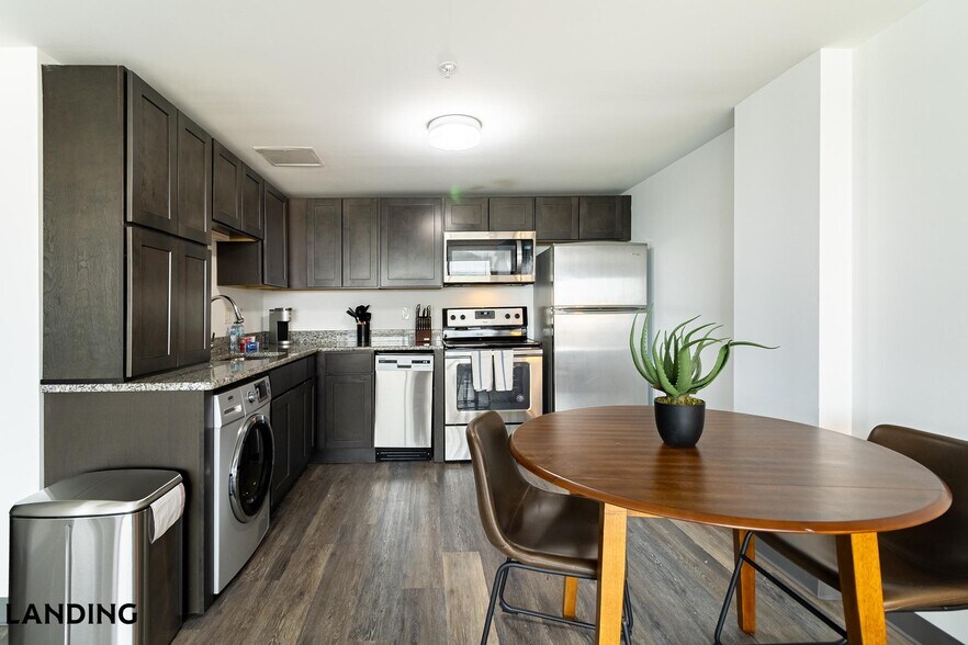 Building Photo - 50 Morgan St N