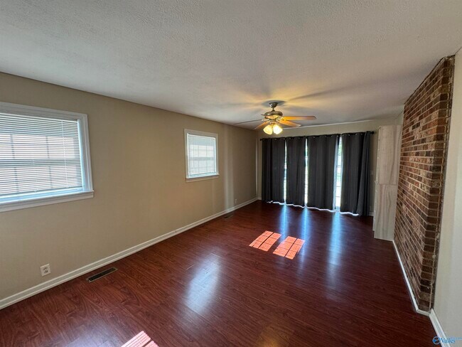 Building Photo - 1101 Winston Dr