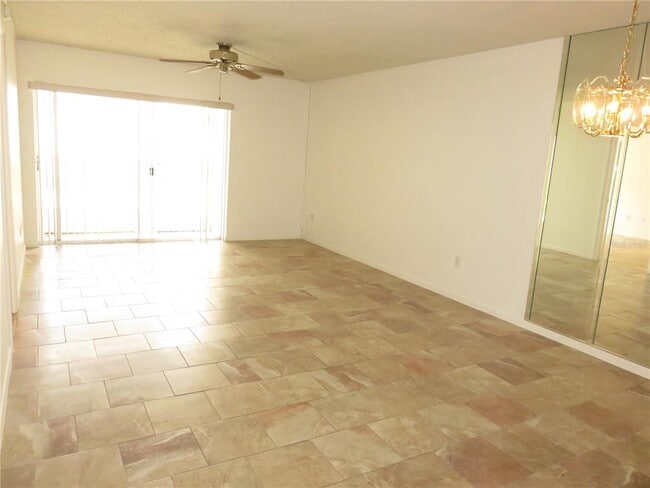 Building Photo - 4911 Sunnybrook Dr