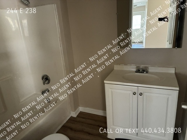 Building Photo - 244 E 238-