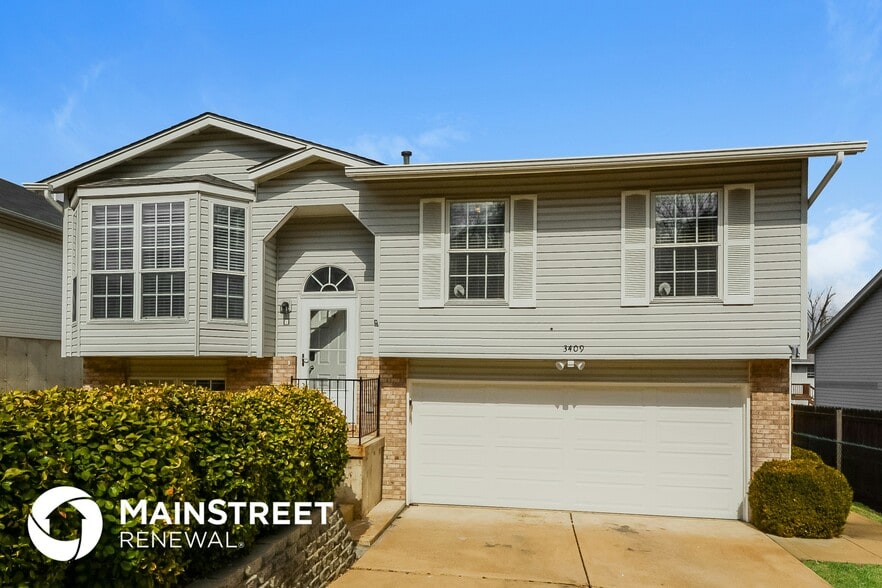 Building Photo - 3409-3405 5 Oaks Ct
