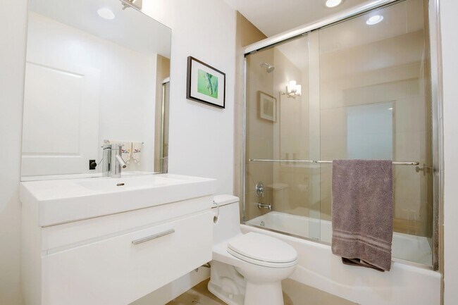 Building Photo - 461 Jupiter Ln