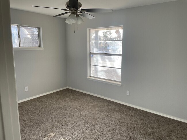 Building Photo - 1308 Backus St
