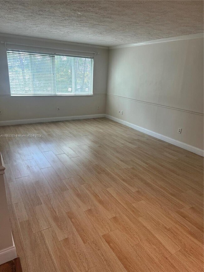 Building Photo - 14820 Naranja Lakes Blvd