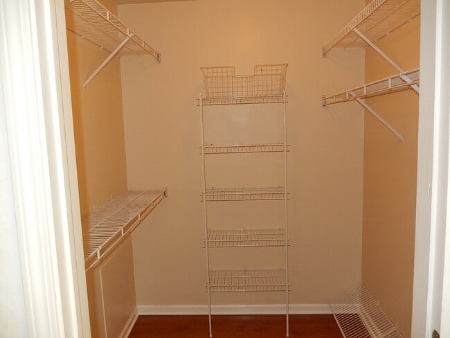 Building Photo - 2814 Gilcrest Ct