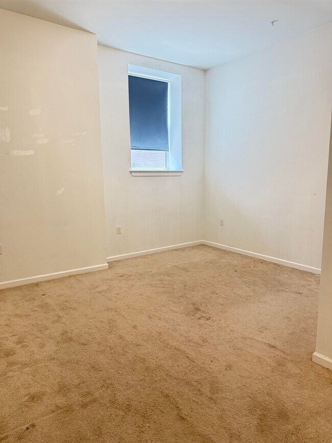 Building Photo - 305 Whiton St