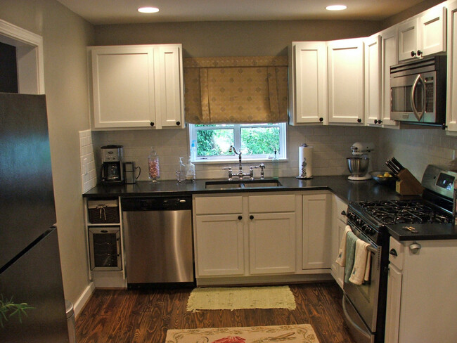 Building Photo - Cute 3 bedroom, 1 bath house in Homewood!