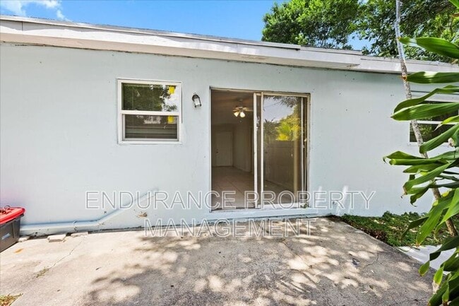 Building Photo - 143 W 28th St