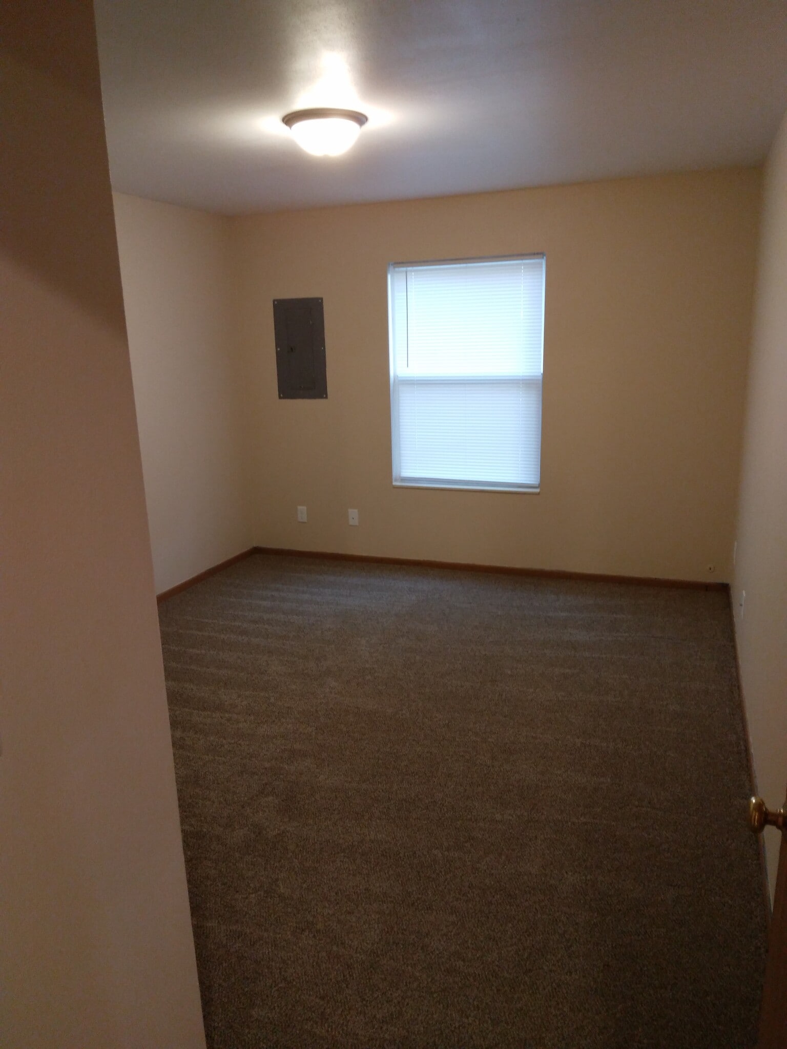 Building Photo - 931 Minns Dr