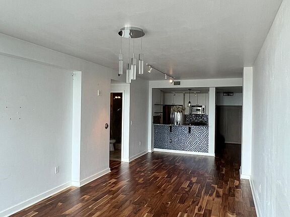 Building Photo - 3338 Peachtree Rd NE