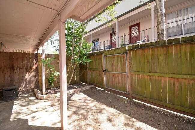 Building Photo - 12633 Memorial Dr