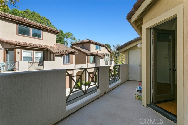 Building Photo - 45 Via Madera