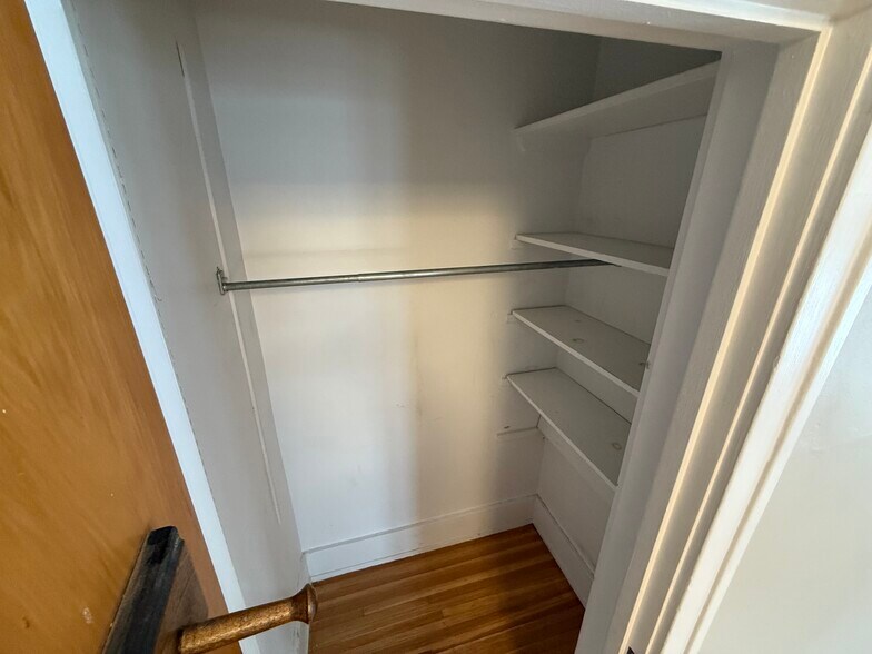 Building Photo - 1160 Monroe Ave