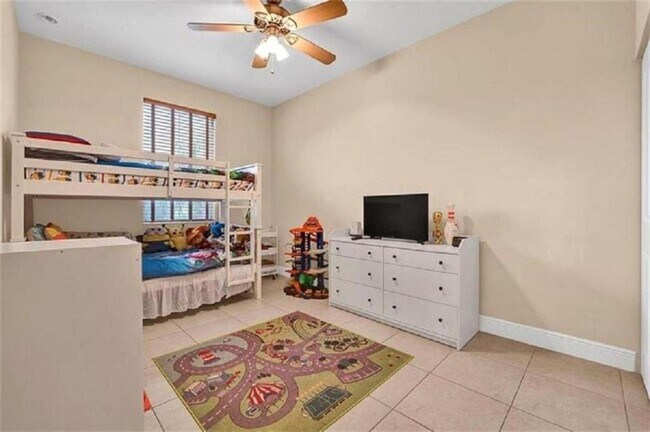 Building Photo - 2930 Cascada Isle Way