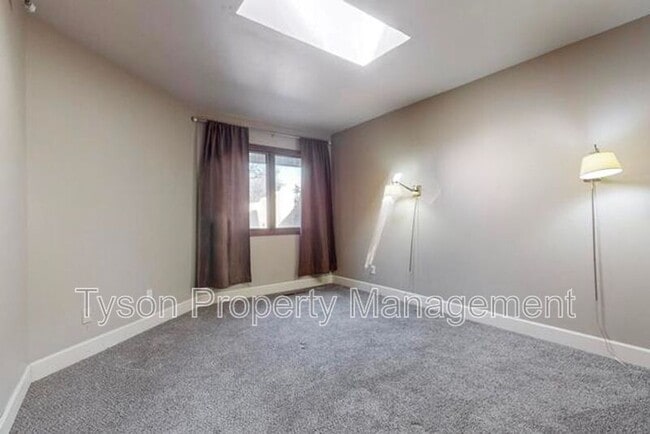 Building Photo - 6208 Sabre Ct NW