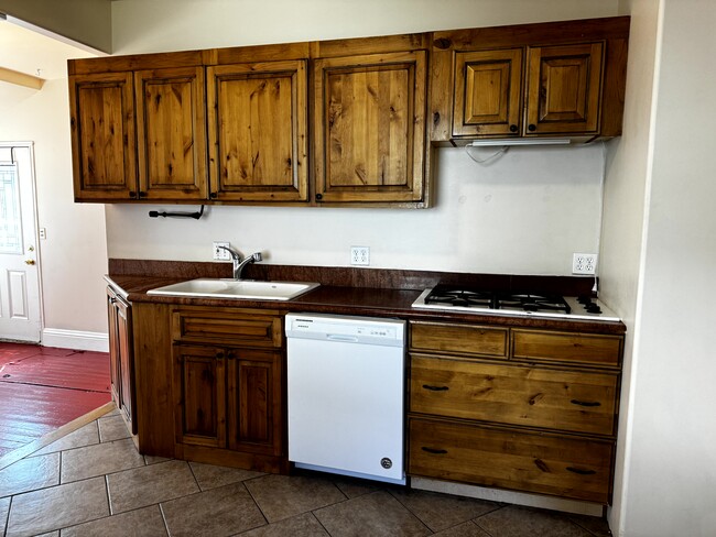 Kitchen - 3 Beverly Pl