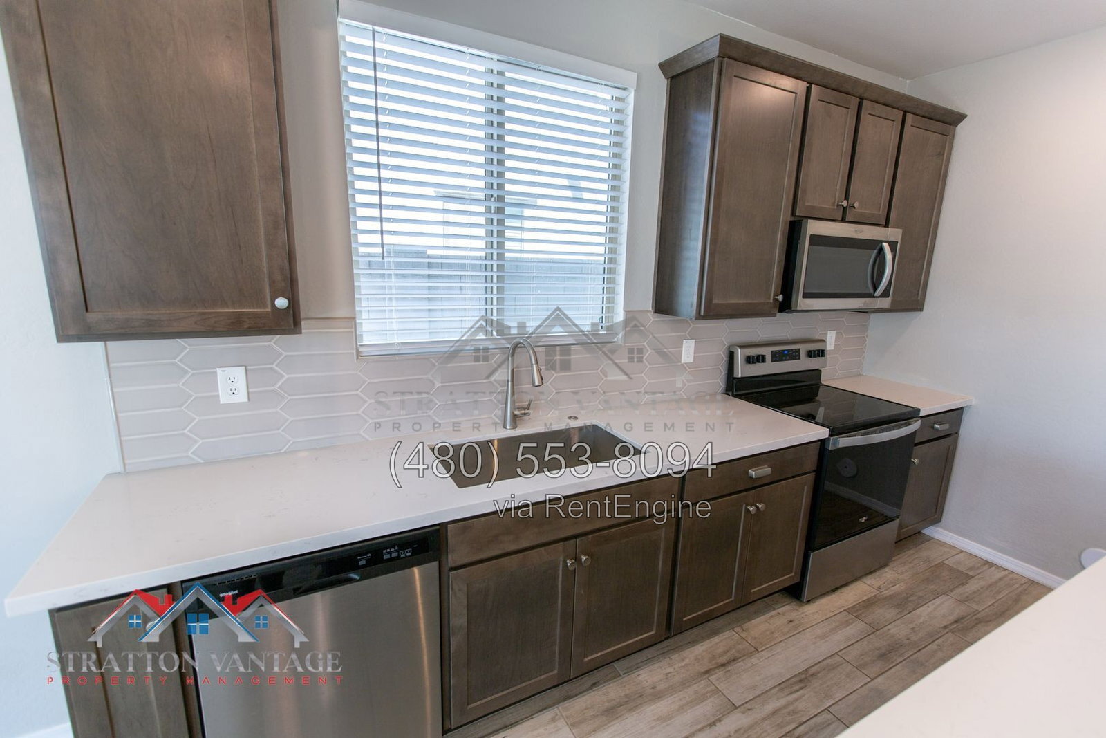 Building Photo - 1033 S 150th Dr