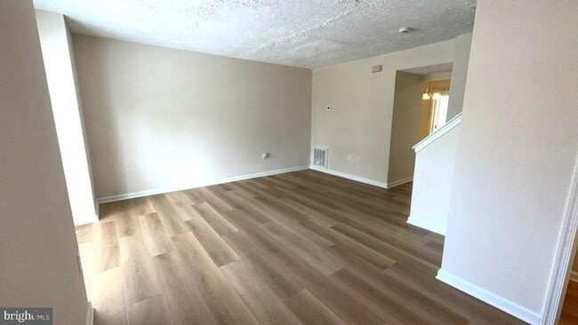 Building Photo - 2431 W Rosecroft Village Cir